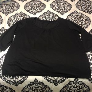 Women’s black top